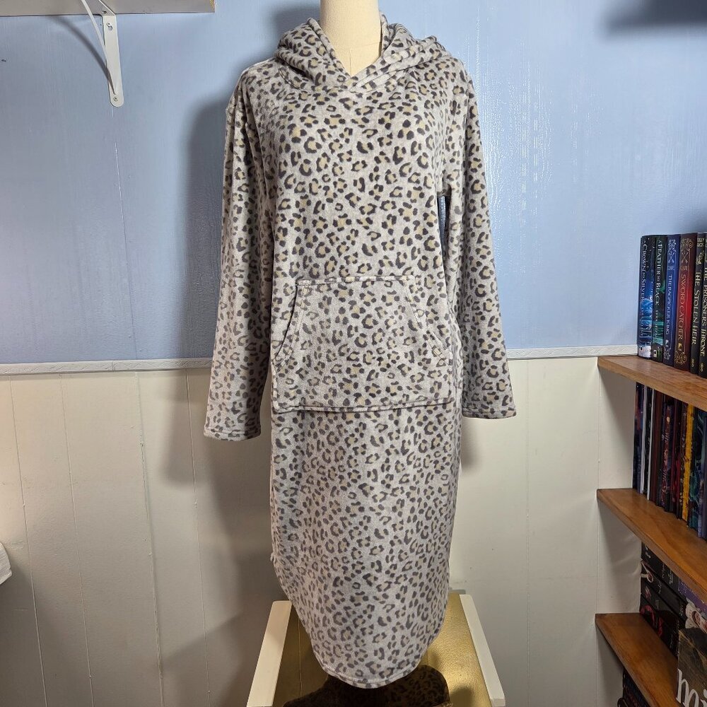 32 Degrees Heat Sleepwear Small / Medium Leopard Gray Cozy Longsleeve Nightgown